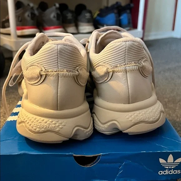 BNWT Adidas Ozweego sneakers. US men’s 10 - Picture 5 of 6